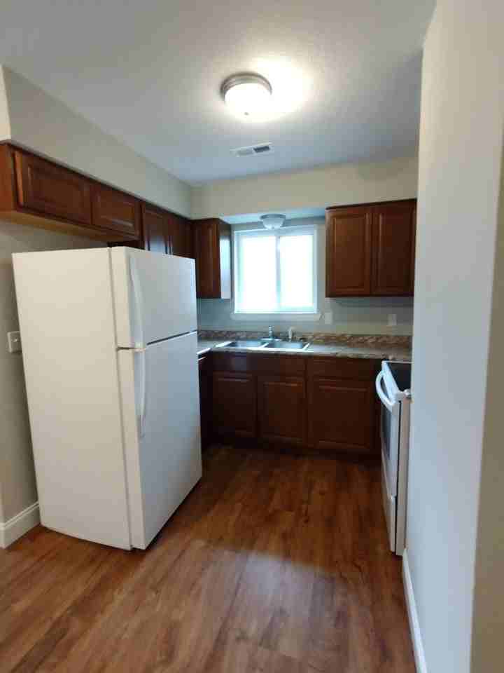 5904 Graston Ave - Photo 7 of 10