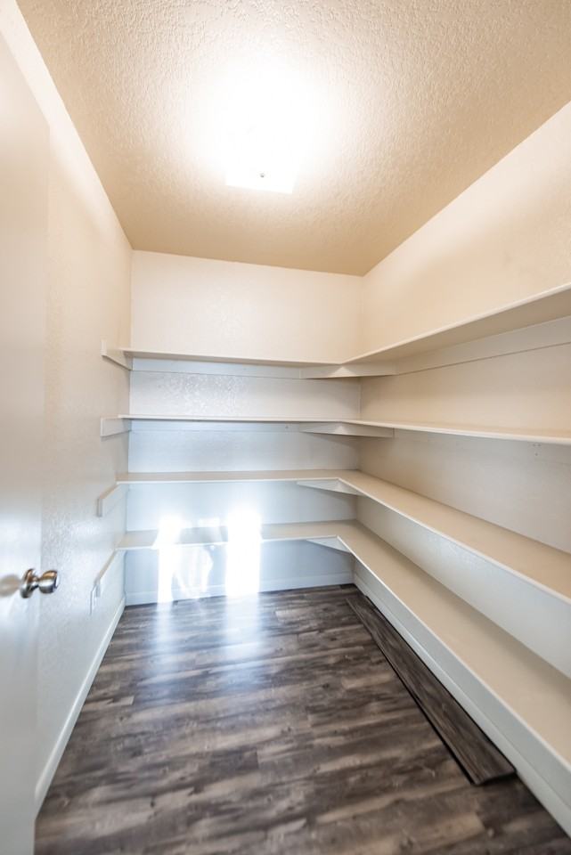 2866 S 30th Dr - Photo 4 of 28