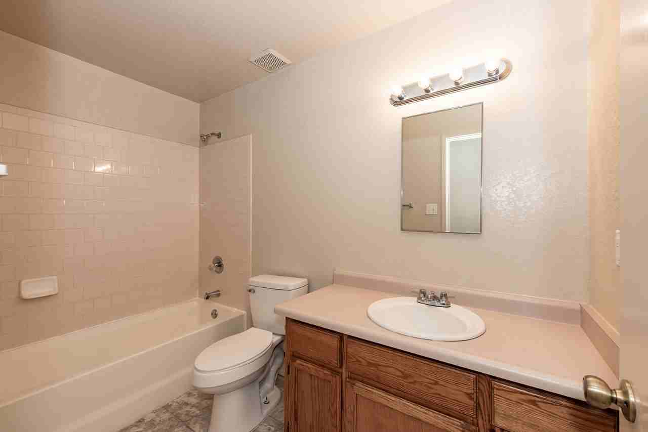 2866 S 30th Dr - Photo 6 of 28