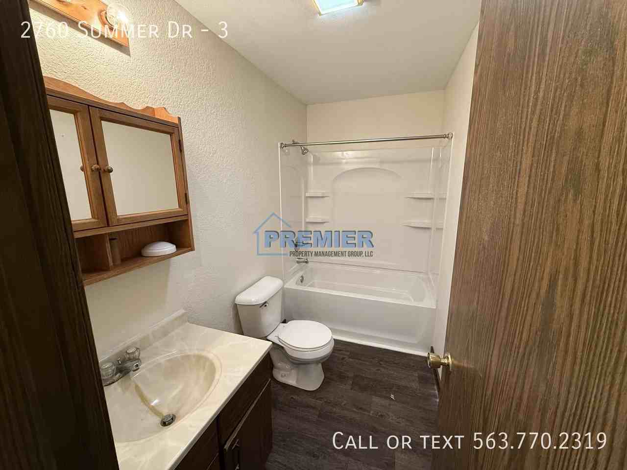 2760 Summer Dr #3 - Photo 5 of 7