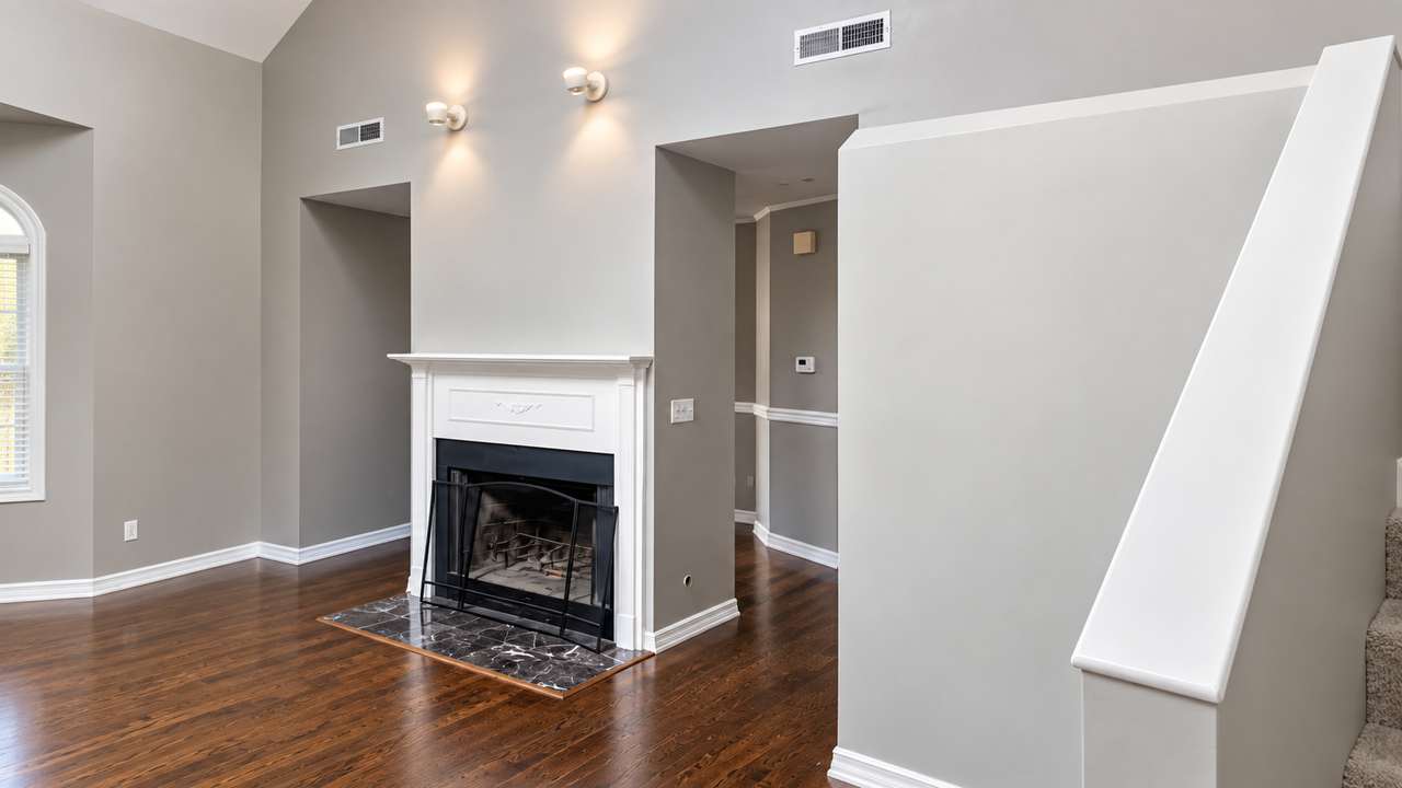 3636 N Hermitage Ave #2 - Photo 3 of 12