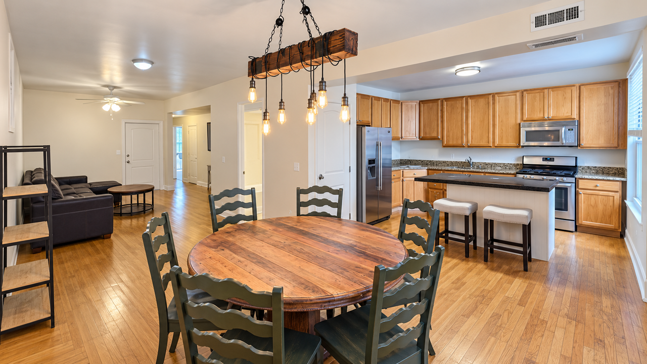 1214 W Belmont Ave #2S - Photo 2 of 9
