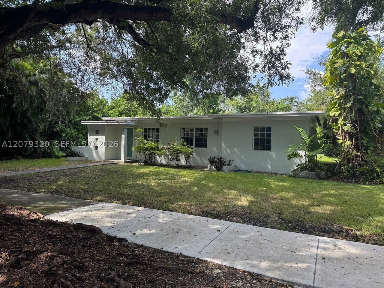 5765 Sw 48th St - Photo 5 of 20