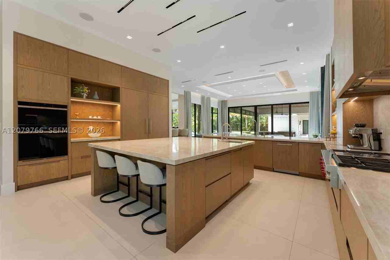 10860 Sw 67th Ct - Photo 4 of 42