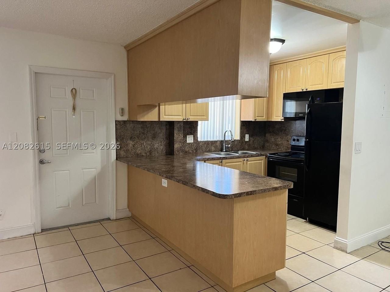 7910 Taft St #201 - Photo 4 of 25