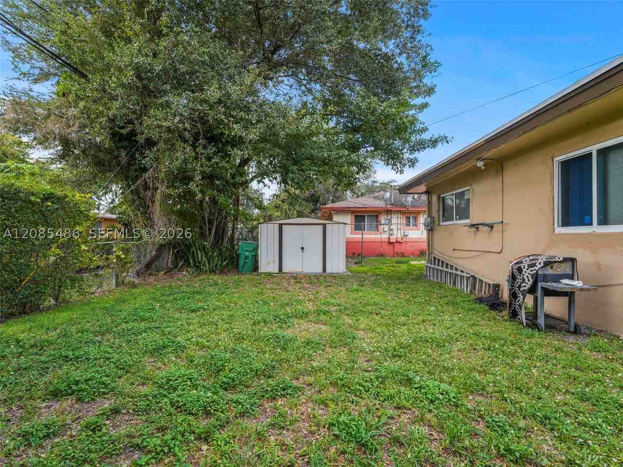 1460 Nw 52nd St #2 - Photo 4 of 17