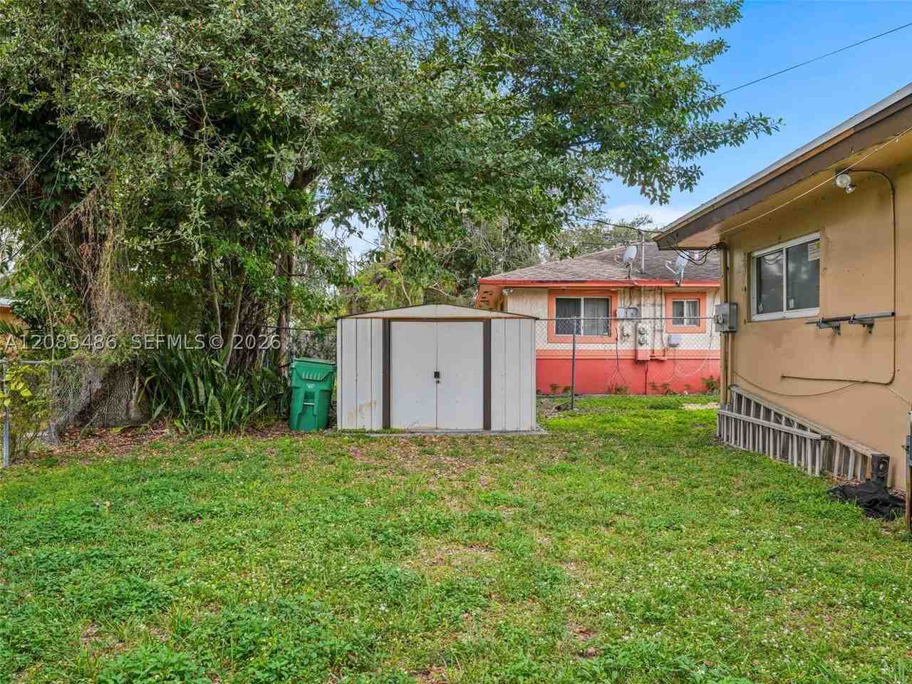 1460 Nw 52nd St #2 - Photo 6 of 17