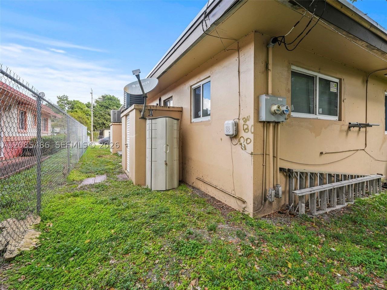 1460 Nw 52nd St #2 - Photo 7 of 17