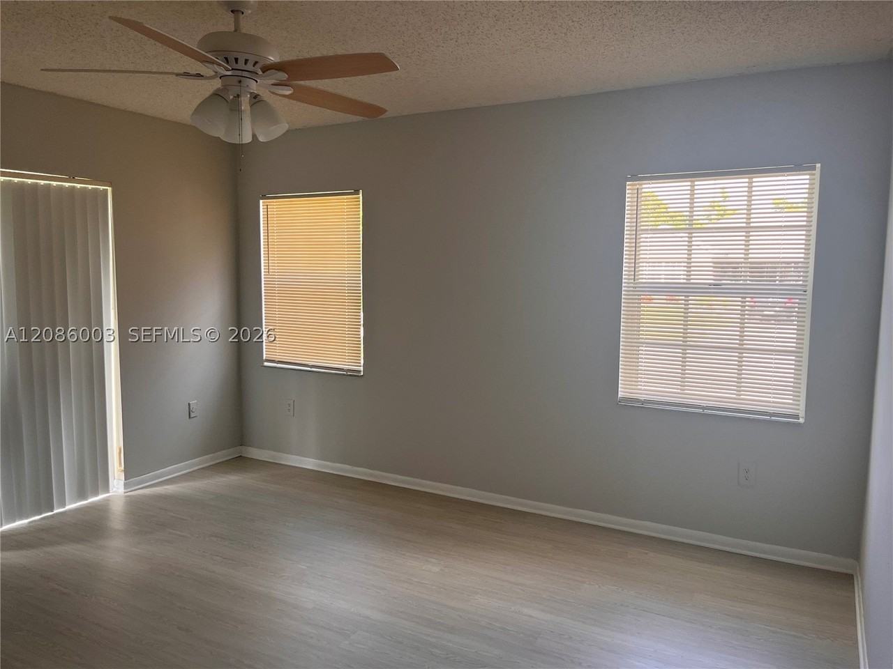 20119 Nw 36th Ct - Photo 5 of 10