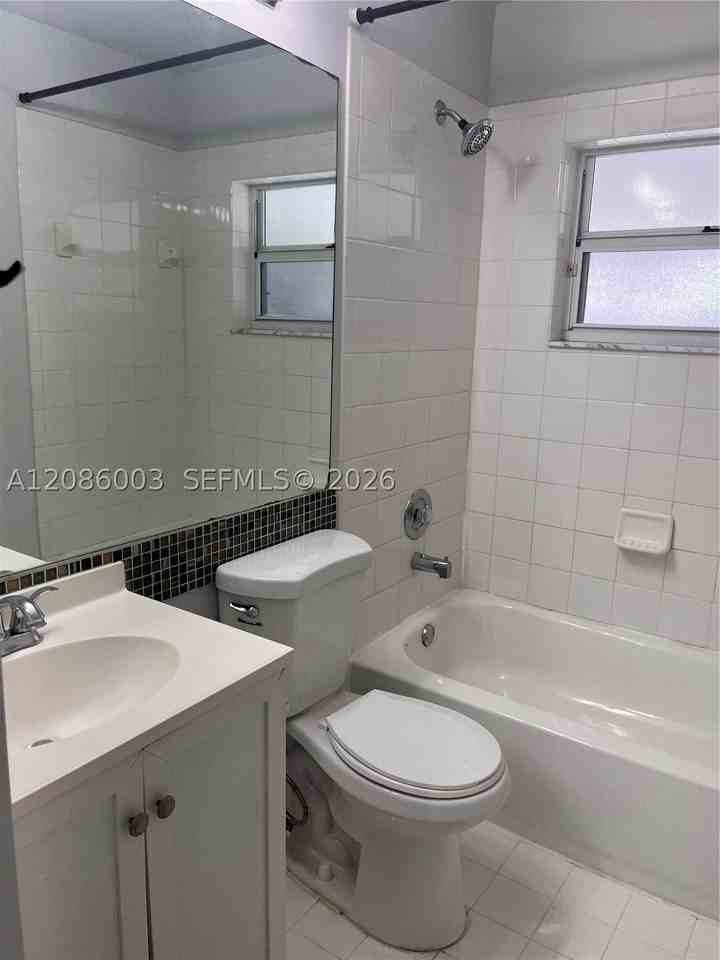 20119 Nw 36th Ct - Photo 6 of 10