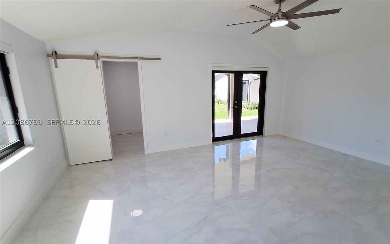 216 Shadow Way - Photo 5 of 50