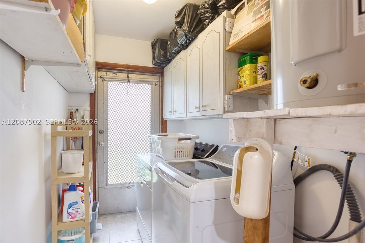 221 Ne 1st Ter #1 - Photo 6 of 16
