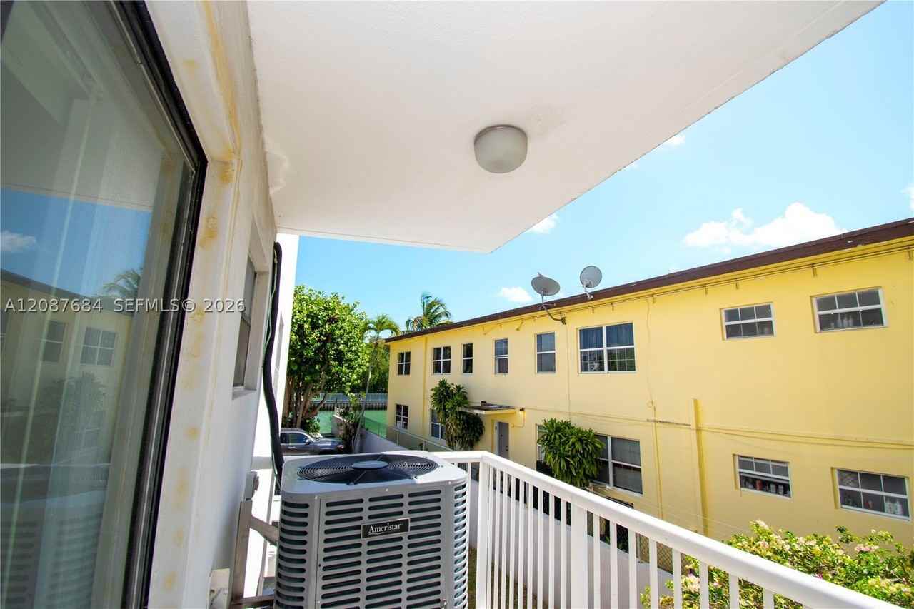130 S Shore Dr #2F - Photo 4 of 12