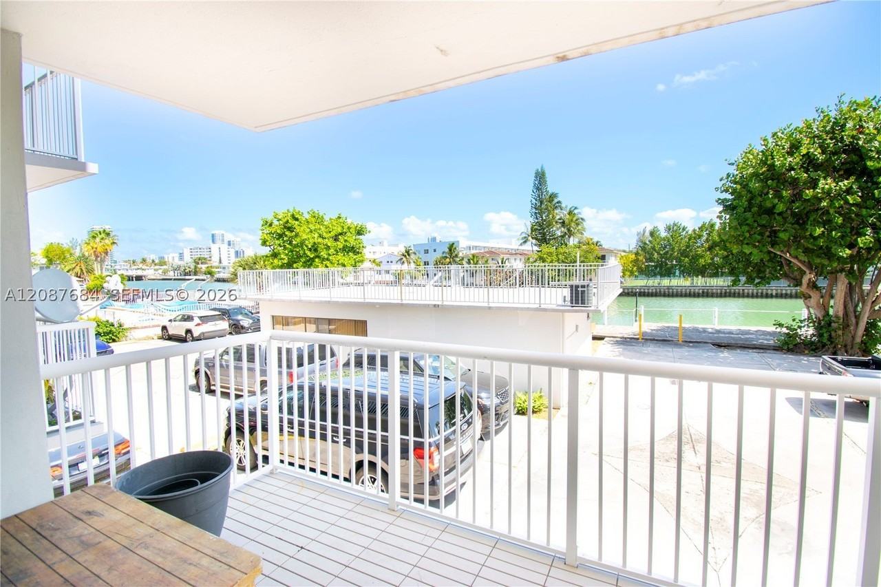 130 S Shore Dr #2F - Photo 5 of 12