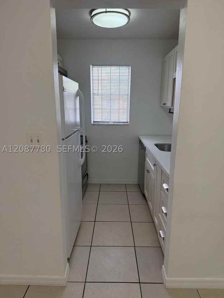 4169 Sw 67th Ave #208 - Photo 5 of 18