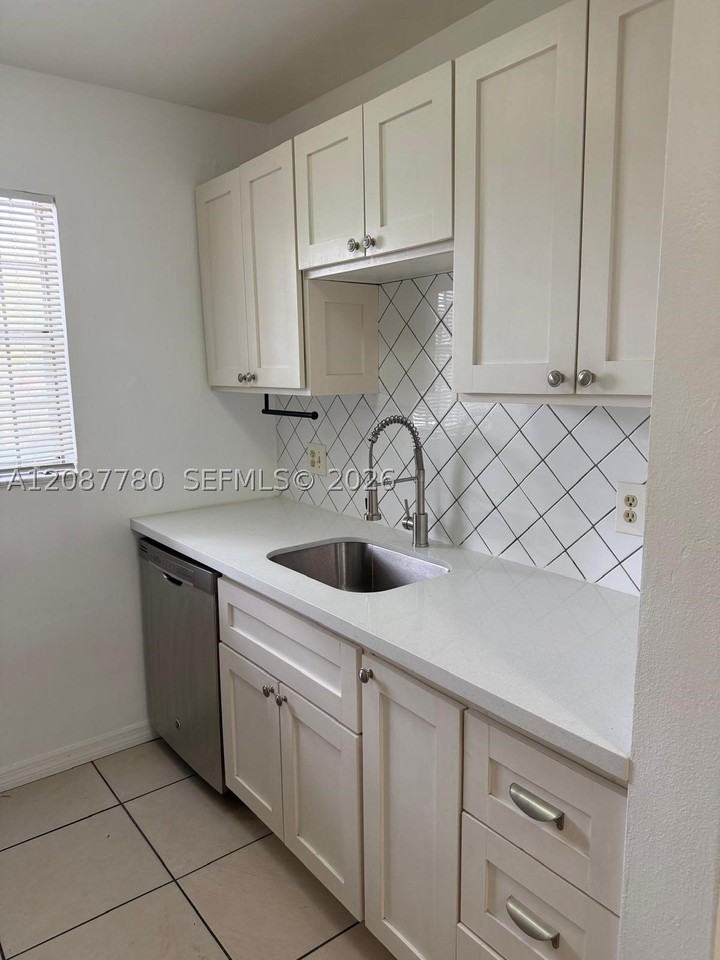 4169 Sw 67th Ave #208 - Photo 6 of 18