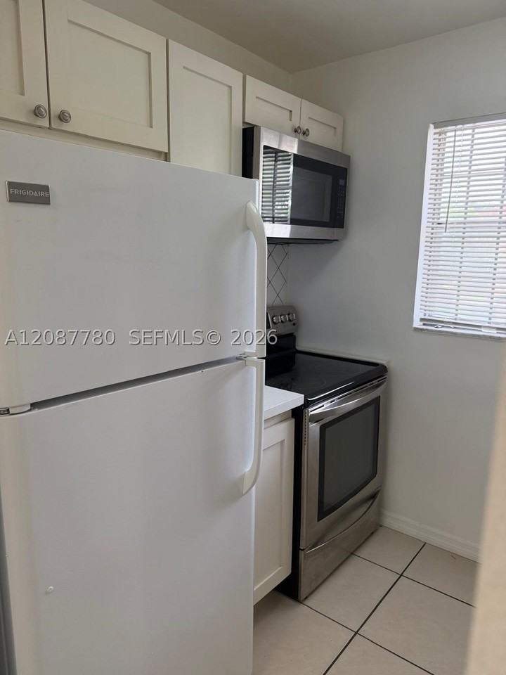 4169 Sw 67th Ave #208 - Photo 7 of 18