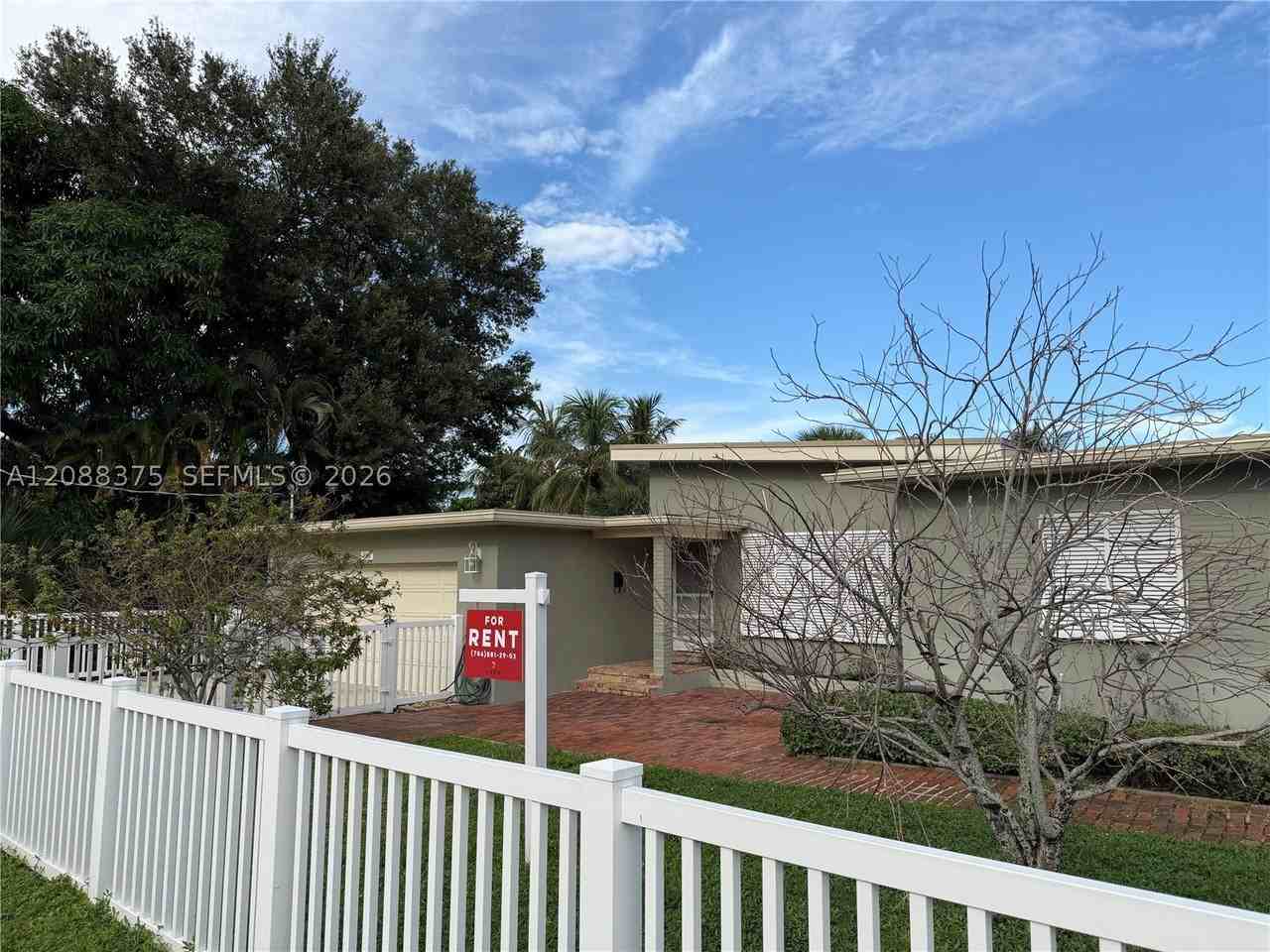 800 Sw 8th Ter - Photo 4 of 38