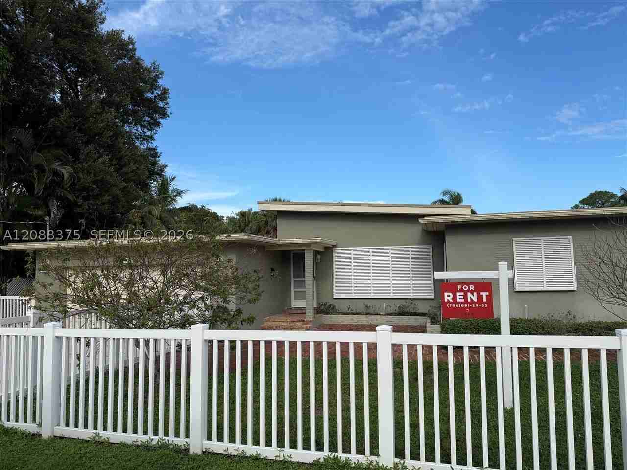 800 Sw 8th Ter - Photo 5 of 38