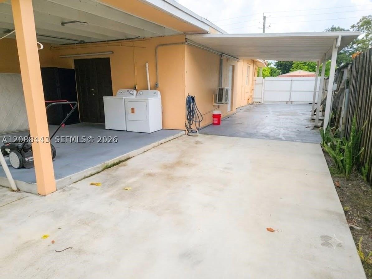 325 Sw 63rd Ave #325 - Photo 4 of 15