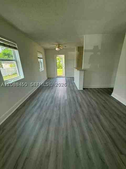 1631 Nw 14th Ct #1631 - Photo 5 of 12