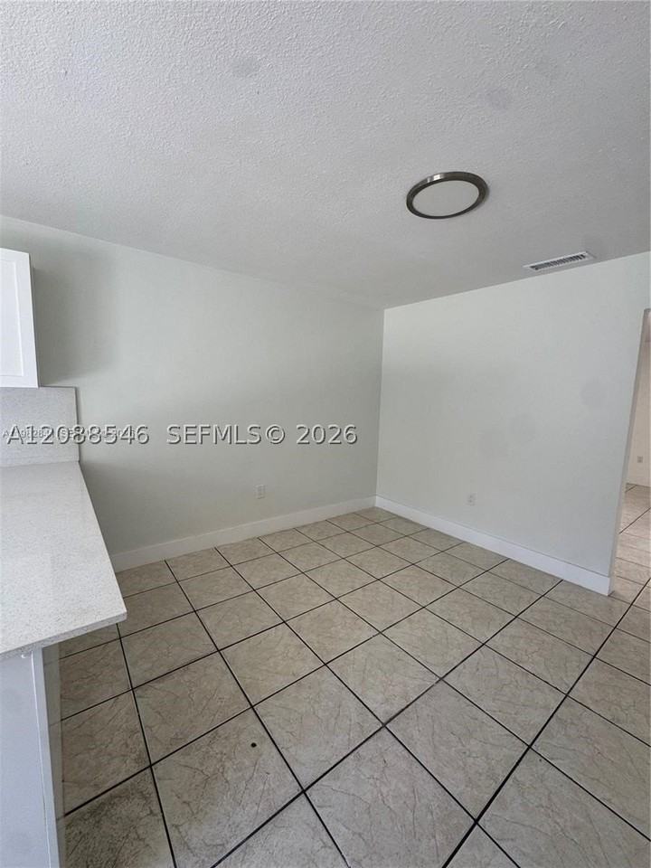 1107 Nw 30th Ave #1107 - Photo 2 of 12