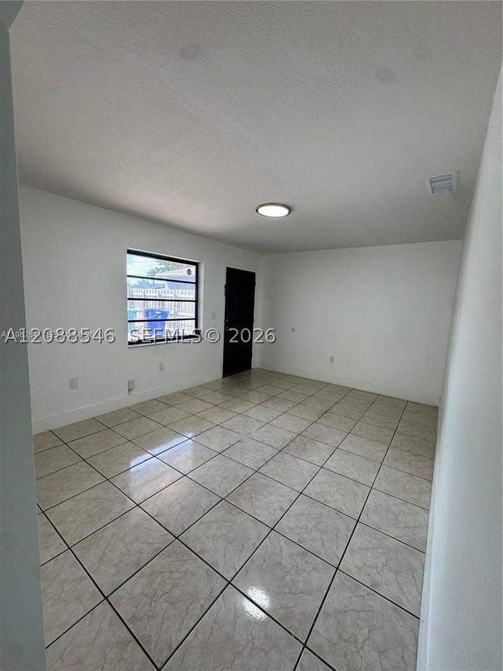1107 Nw 30th Ave #1107 - Photo 3 of 12