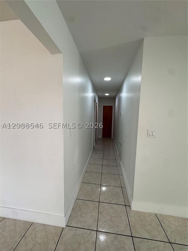 1107 Nw 30th Ave #1107 - Photo 4 of 12