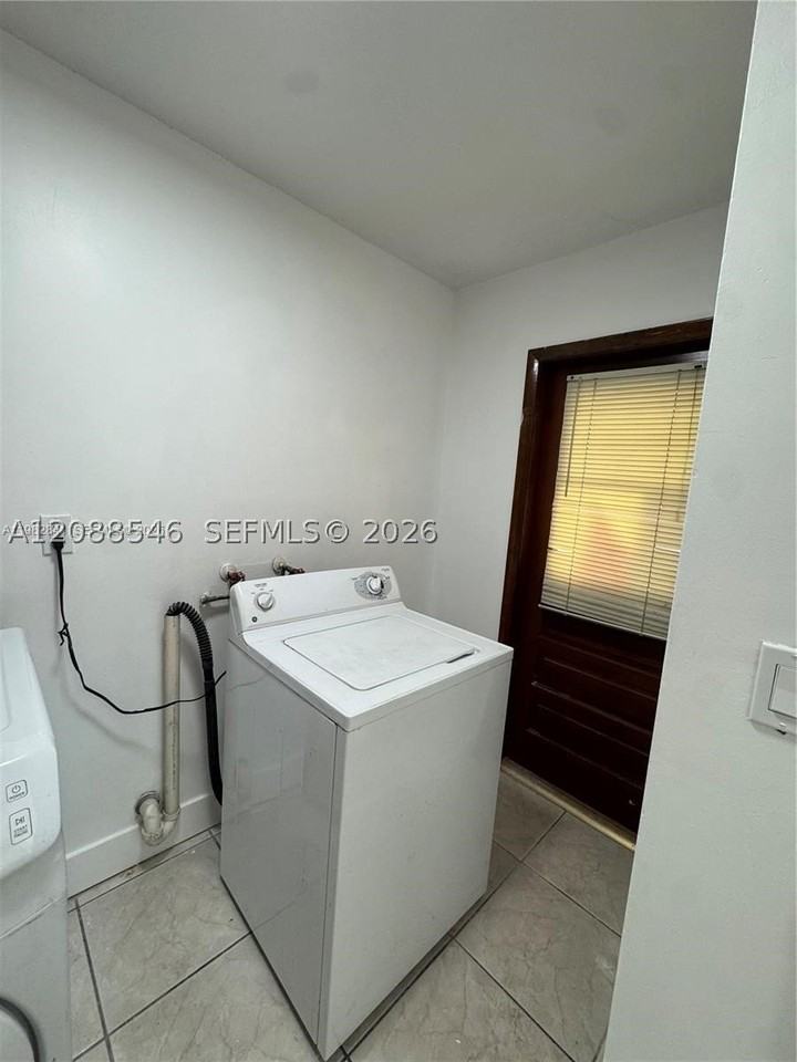 1107 Nw 30th Ave #1107 - Photo 6 of 12