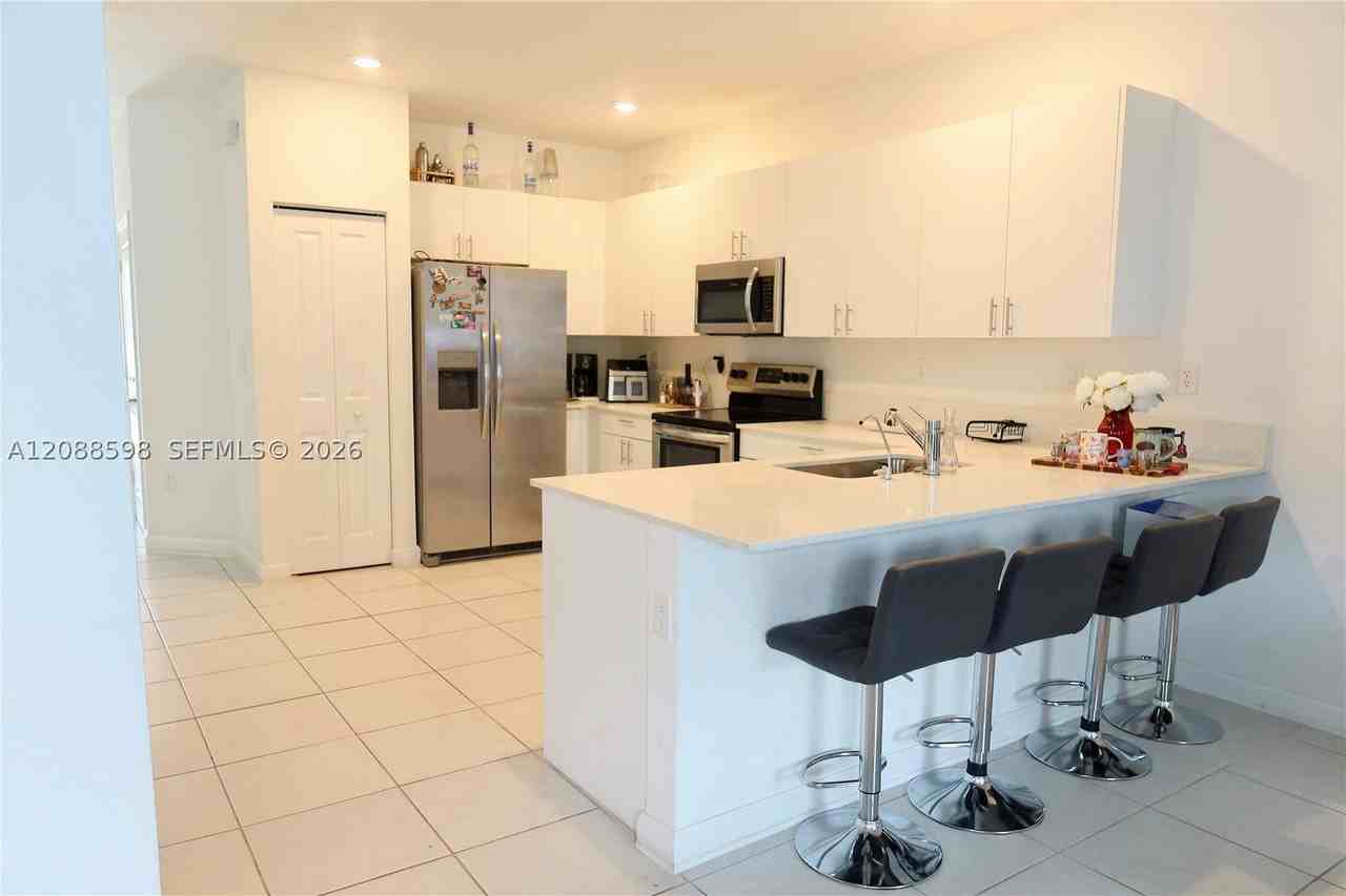 2663 Se 10th St #2663 - Photo 7 of 18