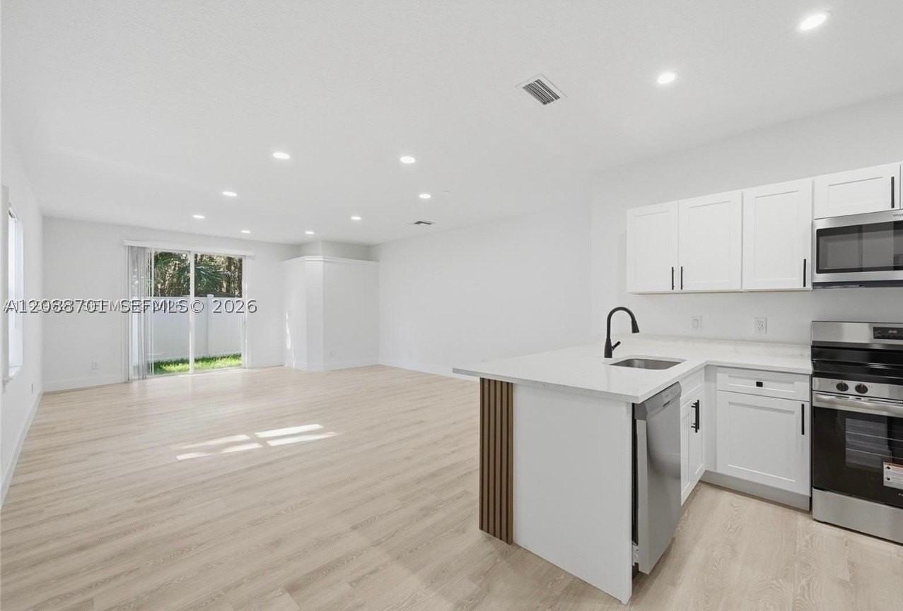 5703 Nw 48th Ave #48 - Photo 3 of 29