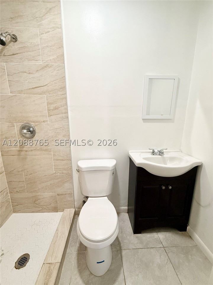 29XX Nw 6th Ter #B - Photo 2 of 3