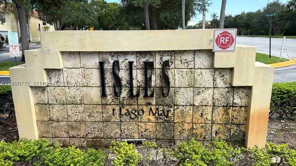 457 Vista Isles Dr #2114