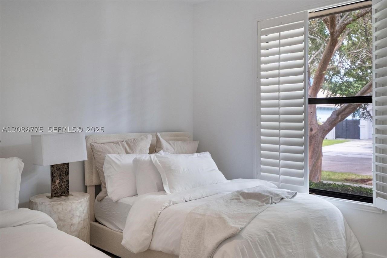 12790 Sw 91st Ave - Photo 4 of 50
