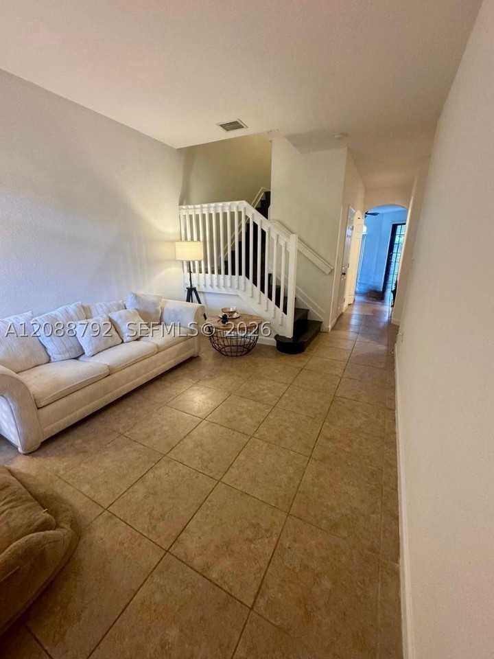 3178 Nw 103rd Pl #3178 - Photo 3 of 25