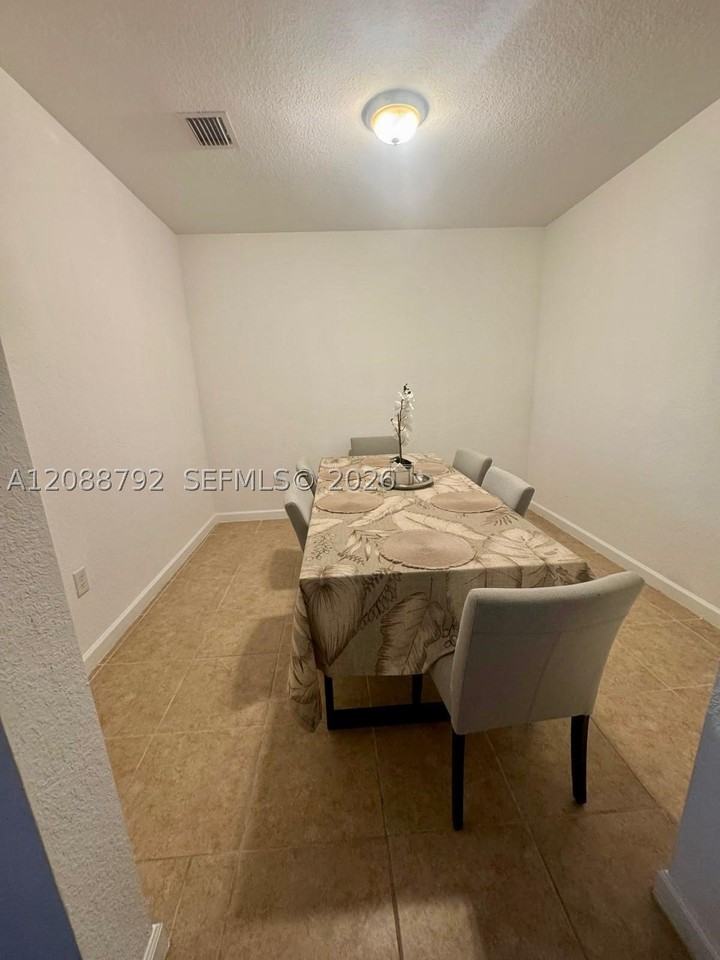 3178 Nw 103rd Pl #3178 - Photo 4 of 25