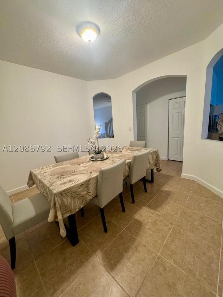 3178 Nw 103rd Pl #3178 - Photo 5 of 25