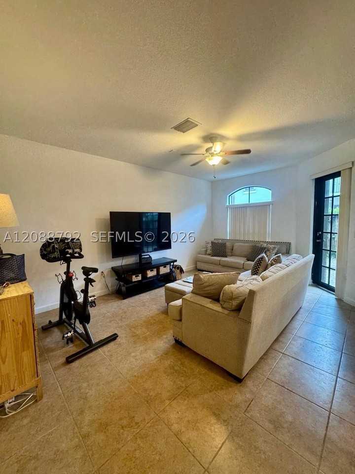 3178 Nw 103rd Pl #3178 - Photo 6 of 25