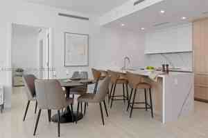 featured image of 2411 Laguna Cir #2802