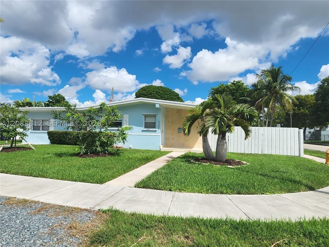 9301 Sw 54th St - Photo 3 of 22