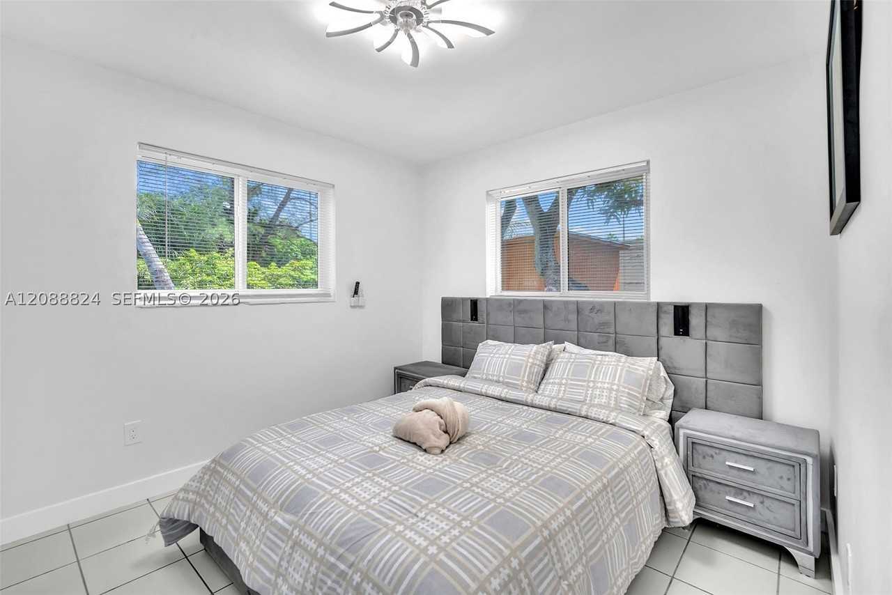 1255 Nw 32nd Ct #1255 - Photo 6 of 32