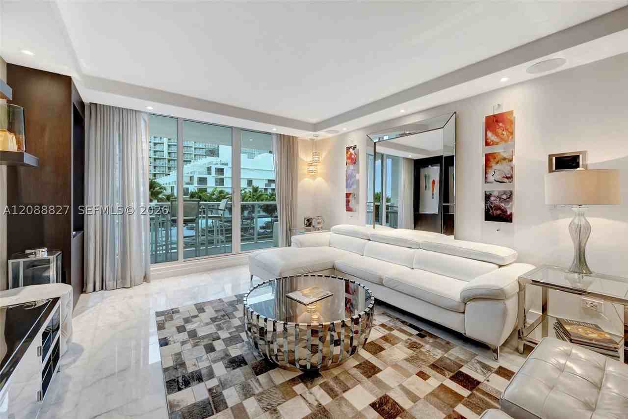2301 Collins Ave #307 - Photo 3 of 22