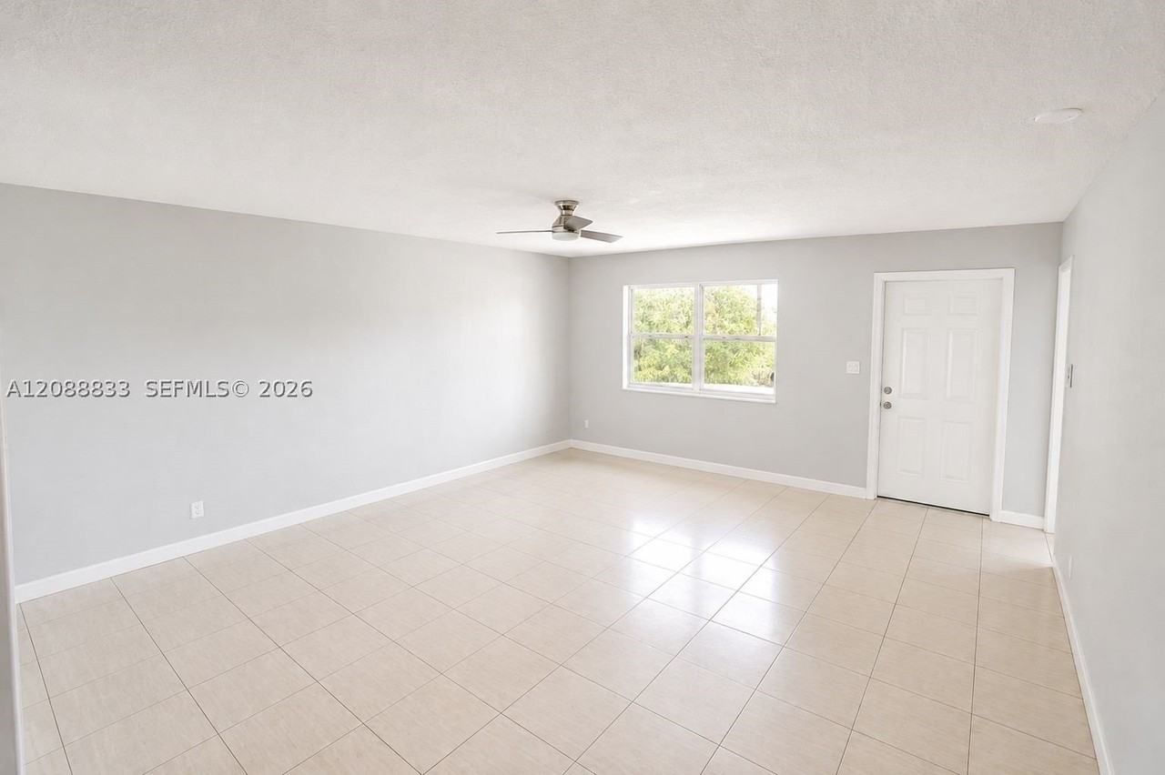 202 Sw 27th Ter #202 - Photo 6 of 9