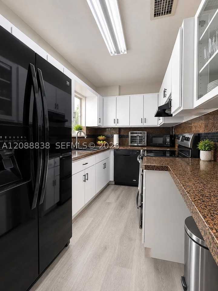 8260 Sw 27th Ter - Photo 6 of 13