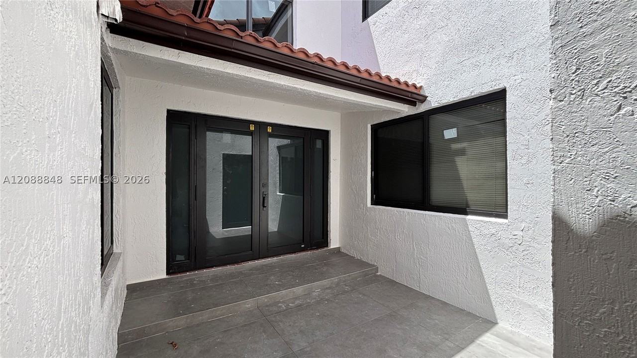 11822 Sw 108th Ter - Photo 7 of 49