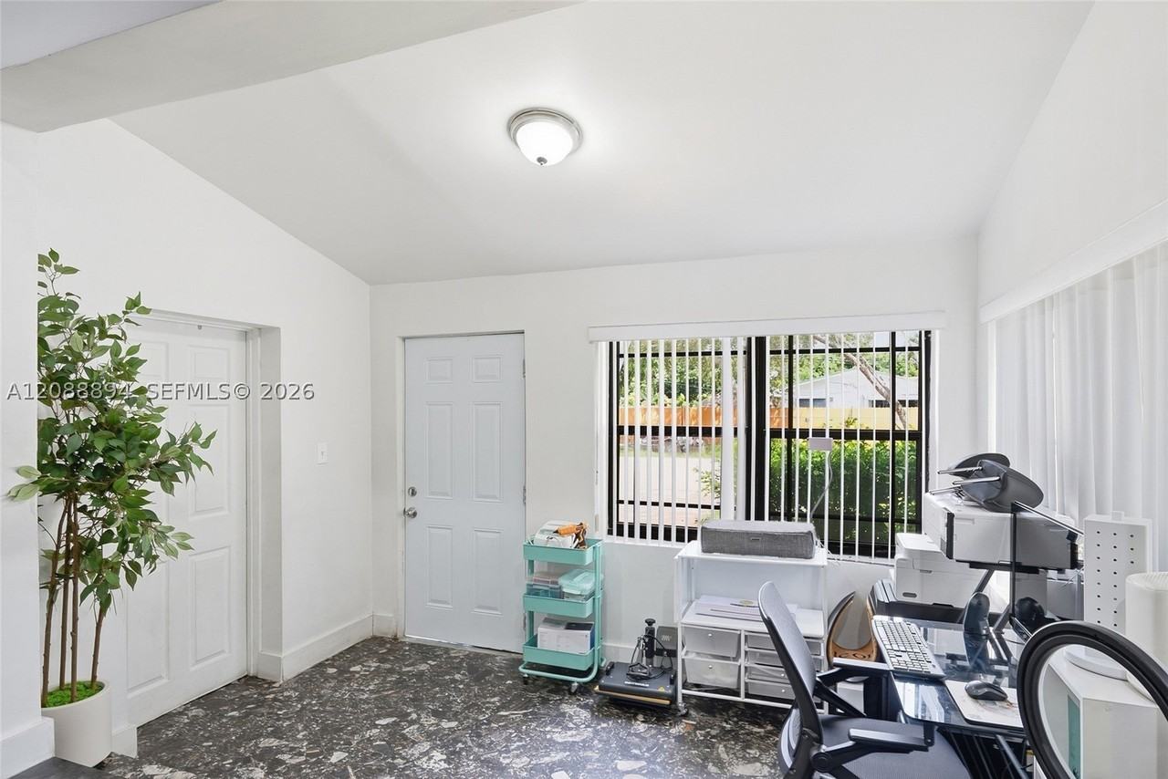 500 Nw 124th St #500 - Photo 7 of 22
