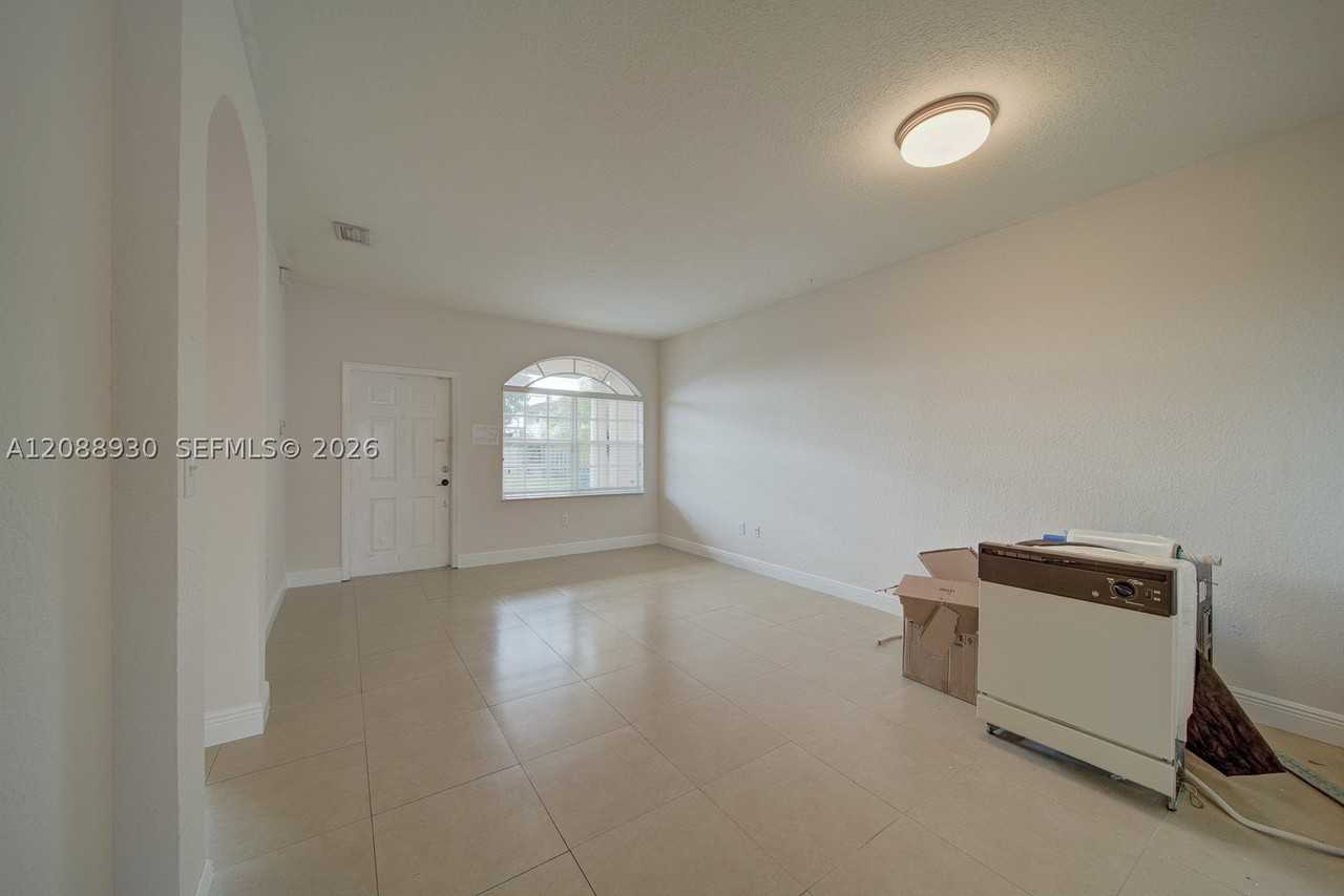 13801 Sw 170th Ter - Photo 7 of 19