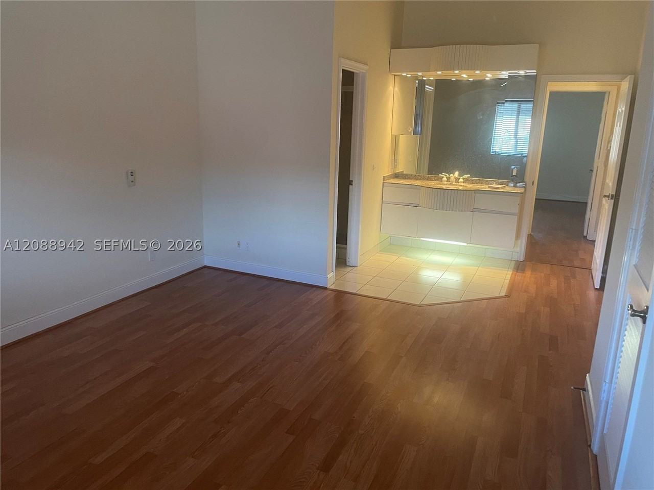 2447 Ne 14th Street Cswy #510 - Photo 5 of 18