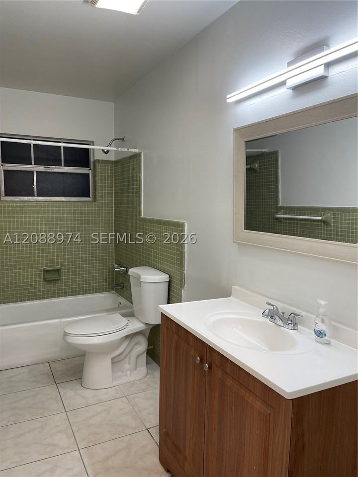 2924 Sherwood Ln #0 - Photo 2 of 14