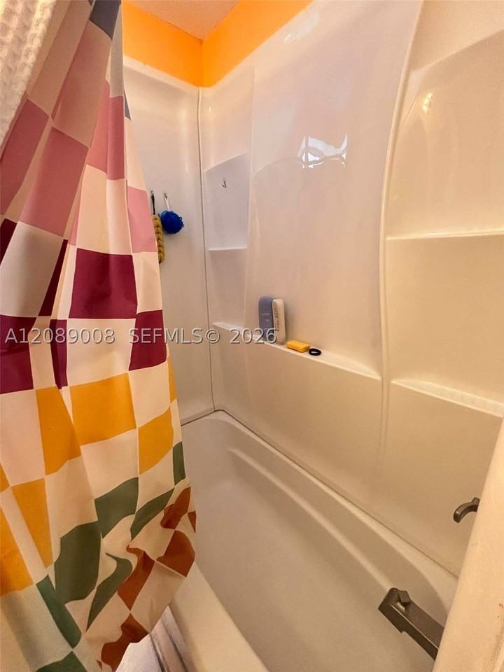 1018 Euclid Ave #2 - Photo 7 of 7